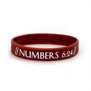 Bracelet en silicone personnalisé avec logo, citations bibliques et motif croix d'amour pour activités et fêtes religieuses - Product Image 2
