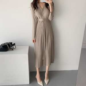 Ingrosso Autunno 2026 Chic Coreano Elegante Francese <span class=keywords><strong>Abito</strong></span> Lavorato a <span class=keywords><strong>Maglia</strong></span> Pieghettato a Maniche Lunghe Slim con Scollo a V Monopetto e Laccio <span class=keywords><strong>in</strong></span> Vita - Product Image 5