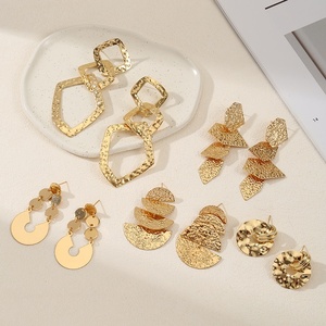 Pendientes de Oro Irregulares de Estilo Personalizado Jingciren Boutique, Gran Venta, Estilo Hong Kong, Elegantes para Mujer, con Caja de Regalo - Product Image 1