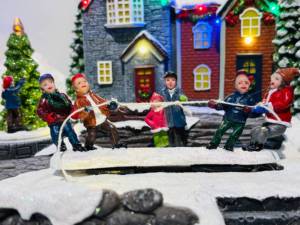 Giá Rẻ Giá Sản Xuất Tùy Chỉnh Mô Phỏng Giáng Sinh Làng Vuông Nhựa Nghệ Thuật Trẻ Em Chơi Tug-Of-Chiến Tranh & Bập Bênh Với Di Chuyển - Product Image 5