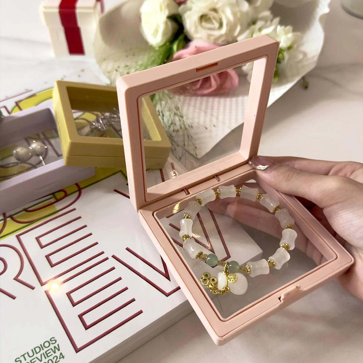 Caja de exhibición de joyería transparente flotante de plástico, Caja de marco, collar, anillos, caja de soporte