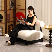 Fauteuil de détente moderne en tissu avec structure en bois massif, fauteuil d'appoint rembourré blanc pour salon et hôtel