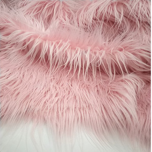 Vente en gros de tissus artificiels en fausse fourrure à poils longs en peluche bouclée de mongolie, tissu en peau d'agneau et en laine pour la décoration de vêtements - Product Image 2