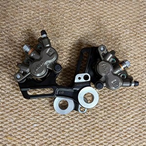 Pinza de Freno Trasera Surron Ultra Bee con Soporte, Freno de Disco Hidráulico OEM para Sur Ron Light Bee X LBX UB, Motocicleta Eléctrica Todoterreno - Product Image 2