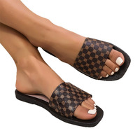 Vente en gros directe d'usine, pantoufles tendance pour femmes, pantoufles plates pour femmes, pantoufles de créateurs tendance pour femmes