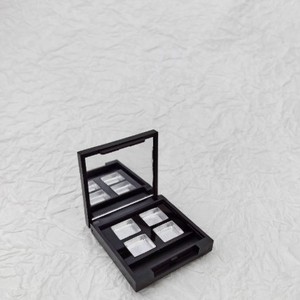 ตลับเปล่าสำหรับใส่พาเลทอายแชโดว์ 4 สี TF แบบควอเตอร์คัท เม็ดสีแน่น สำหรับใส่ตัวอย่างและจัดเก็บ - Product Image 1