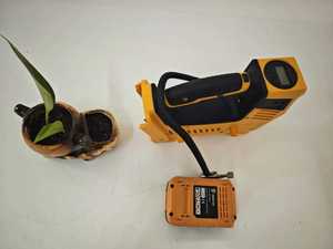 Nuevo producto <span class=keywords><strong>Compresor</strong></span> <span class=keywords><strong>de</strong></span> <span class=keywords><strong>aire</strong></span> <span class=keywords><strong>de</strong></span> coche inalámbrico <span class=keywords><strong>Makita</strong></span> Tipo <span class=keywords><strong>de</strong></span> batería Inflar neumáticos Bomba <span class=keywords><strong>de</strong></span> <span class=keywords><strong>aire</strong></span> <span class=keywords><strong>de</strong></span> coche con luz LED - Product Image 6