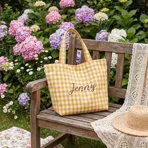 กระเป๋าผ้าแคนวาสลายตารางปักชื่อและอักษรย่อส่วนตัว  กระเป๋าโท้ทใบใหญ่สำหรับผู้หญิง ใช้ได้ทั้งไปทะเล ช้อปปิ้ง และเป็นของขวัญ - Product Image 3