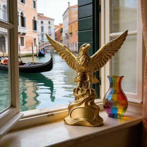 Sculpture en résine Aigle royal - Statue d'inspiration vintage, symbole d'<span class=keywords><strong>ambition</strong></span> et <span class=keywords><strong>de</strong></span> réussite pour <span class=keywords><strong>les</strong></span> bibliothèques et <span class=keywords><strong>les</strong></span> bureaux <span class=keywords><strong>de</strong></span> direction - Product Image 3