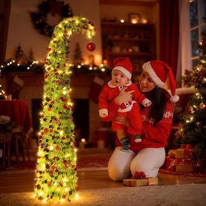 Sapin de Noël pop-up de 1,5 m avec lumières LED - Design incurvé et incliné, boule rouge en haut, arbre artificiel serré, décoration de vacances intérieure et extérieure - Product Image 5