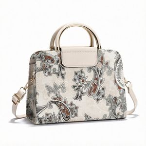 Sac à main grande capacité pour femme en cuir PU, avec fermeture éclair unique, rivets, imperméable, style rétro, léger et respirant, idéal pour la moto - Product Image 5