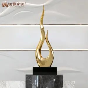 टेबल टॉप सजावट इलेक्ट्रोप्लेटिंग सोने के रंग का संगमरमर आधार छोटी सजावटी राल फाइबरग्लास मूर्तिकला