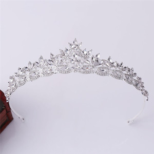 Diadème de mariée élégant et réglable RE3753 en argent et or avec cristaux de strass pour mariage, fiançailles, anniversaire, cadeau pour <span class=keywords><strong>demoiselle</strong></span> <span class=keywords><strong>d</strong></span>'<span class=keywords><strong>honneur</strong></span> - Product Image 2