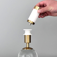 Nouvelle lampe de table rechargeable en cristal à intensité variable Hôtel Chambre Restaurant Camping Bar Lampe de table LED sans fil de luxe