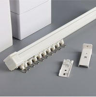Rail de rideau carré en aluminium robuste pour rideaux standard et à plis ondulés, fixation murale ou au plafond, revêtement poudré, vente en gros