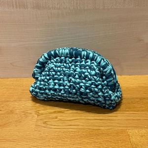 Custom Handmade Eco-Friendly Lightweight Crochet Clutch Cosmetic Bag Autumn Winter Women's Makeup Organizer Travel <b>Storage</b> - Product Image 5