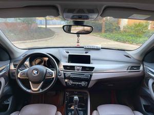 รถมือสอง BMW <span class=keywords><strong>X1</strong></span> sDrive18li รุ่นแฟชั่น ปี 2019 เครื่องยนต์เทอร์โบ 8 ลิตร เกียร์อัตโนมัติ ภายในสีเงิน รุ่นซิลเวอราโด - Product Image 3