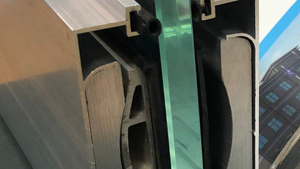 Cho 10 Mm <span class=keywords><strong>Glass</strong></span> Nhôm Lan Can Kính Cường Lực Không Khung U Kênh - Product Image 4