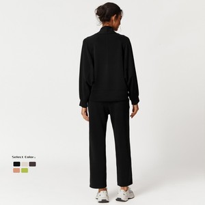 Conjunto Deportivo de 5 Piezas para Mujer con Logotipo Personalizado: Chaqueta Deportiva, Sudadera con Capucha, Pantalones Rectos, Pantalones con Cordón en el Tobillo y Pantalones Cortos - Product Image 2
