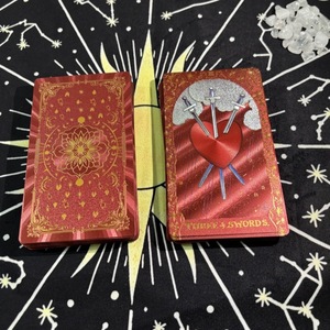 Tarjetas de <span class=keywords><strong>Tarot</strong></span> al por Mayor con Impresión a Color y Lámina Dorada, 12*7, Impermeables, de Plástico Rojo, con Caja Magnética - Product Image 3