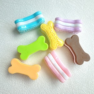Chocolat avec des os 3D résine Bracelet breloques porte-clés épingle à cheveux coque de téléphone en gros crème colle résine accessoires pour la décoration - Product Image 3
