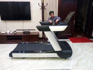 वाणिज्यिक भारी शुल्क ट्रेडमिल वजन घटाने वाले जिम और होम कार्डियो प्रशिक्षण के लिए बटन ऑपरेशन - Product Image 5