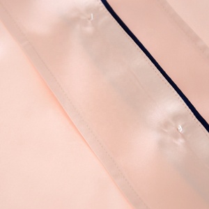 <span class=keywords><strong>Camicia</strong></span> <span class=keywords><strong>da</strong></span> <span class=keywords><strong>Notte</strong></span> <span class=keywords><strong>da</strong></span> Donna Traspirante di Lusso in Seta di Gelso 100% 19 Momme <span class=keywords><strong>con</strong></span> Colletto e <span class=keywords><strong>Bottoni</strong></span> Frontali, Comoda per Dormire - Product Image 6