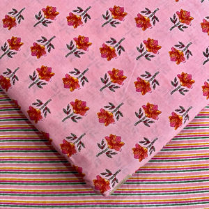 Tela de algodón Cambric transpirable y duradera con llamativos estampados florales y a rayas para uso diario - Product Image 1