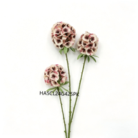 Rangkaian Bunga Buatan 3 Tangkai Kerucut Pinus dengan Bunga Scabiosa Palsu Warna Pink Debu untuk Dekorasi Rumah dan Pernikahan