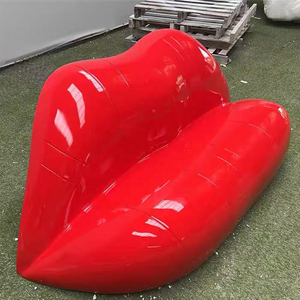 Sculpture <span class=keywords><strong>de</strong></span> canapé à lèvres rouges virales-Mobilier d'art FRP audacieux pour espaces instagrammables et intérieurs <span class=keywords><strong>de</strong></span> luxe - Product Image 1