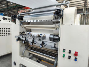 <span class=keywords><strong>2</strong></span>-Linien Automatische Gesichtstuch- und Toilettenpapier-Herstellungsmaschine für Tissue-Papier-Aufwickelmaschine 2026 mit CE-Zertifizierung - Product Image 4