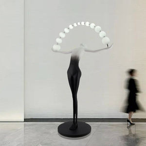 लिविंग रूम या कार्यालय कला सजावट के लिए मानव आकृति धारण क्षेत्र के साथ आधुनिक अमूर्त राल फर्श लैंप - Product Image 2