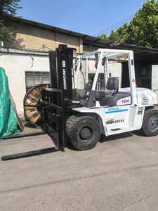 Chariot élévateur TCM 7T d'occasion, 7 tonnes, mât à 2 étages, moteur diesel, faible nombre d'heures, hauteur de levage 6000 mm, boîte de vitesses, moteur bien entretenu, prêt à l'emploi - Product Image 2