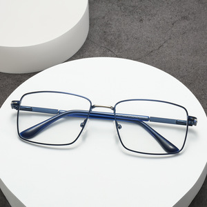 2025 nuevos hombres Metal rectángulo <span class=keywords><strong>luz</strong></span> <span class=keywords><strong>azul</strong></span> <span class=keywords><strong>gafas</strong></span> ópticas <span class=keywords><strong>gafas</strong></span> <span class=keywords><strong>graduadas</strong></span> de presbicia Retro de moda de alta calidad - Product Image 2