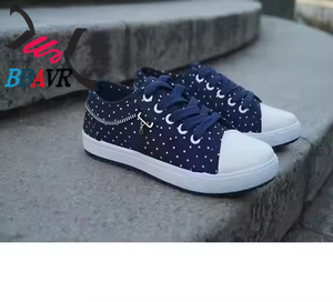 Nuevo modelo 2026: Zapatillas de lona transpirables con malla, color liso, diseño hueco, planas, con cordones, ligeras, para estudiantes. - Product Image 3
