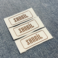 Étiquettes tissées personnalisées lavables pour vêtements, étiquettes de col de haute qualité, étiquettes en satin de marque privée pour vêtements
