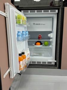 Congelador elétrico inteiramente integrado Artaus 86L do refrigerador para carros e hotéis sob o contador com aplicação superior - Product Image 5