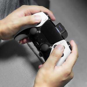 Batterie Amazear Pack Batterie portable rechargeable Durée de vie supplémentaire de la batterie pour les manettes de jeu PS 5 Edge ou standard - Product Image 1