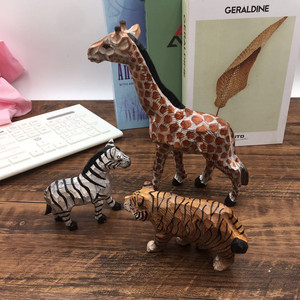 Sculture in Legno Dipinte a Mano di Tigre e Leone, Artigianato in Legno Art Déco, Miniature per Decorazione Casa, Ornamenti all'Ingrosso - Product Image 3