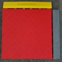 Dalles de sol de garage intérieures en PP à emboîtement, antidérapantes, imperméables, durables, faciles à installer, design moderne, 400x400mm, design graphique