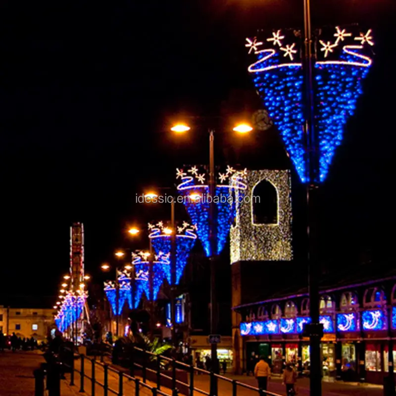 Illuminazione di natale del palo della via della decorazione della luce del palo della lampada all'aperto per la decorazione del festival della strada della città