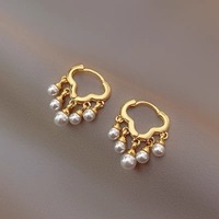 Boucles d'oreilles tendance coréennes simples géométriques à franges de perles, clous d'oreille nuage avec tempérament exquis, style super féerique en alliage