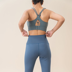 Ensemble de yoga deux pièces vert, legging taille haute et crop top à col rond, sans couture, couleur unie, respirant, pour l'entraînement - Product Image 2