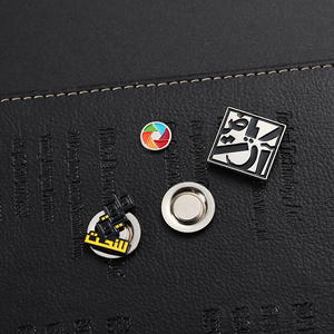 Miễn Phí Thiết Kế 3D Logo Kẽm Hợp Kim Kim Loại Pin Ve Áo Pin Không Có Tối Thiểu Tùy Chỉnh Men Số Pin Nút Vòng Huy Hiệu Nam Châm - Product Image 3