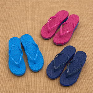 Vente en gros usine Tongs et sandales de plage d'été pour femmes en PVC souple, légères, avec amorti et soutien de la voûte plantaire - Product Image 5