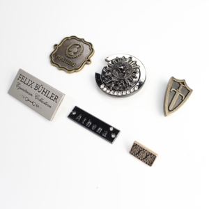 Tùy Chỉnh Brass Quần Áo Và Giày Dép Logo Nhãn Hình Chữ Nhật Khắc Thẻ Kim Loại Với Logo Thương Hiệu Tùy Chỉnh Kích Thước Cuộn Mẫu Miễn Phí - Product Image 1