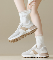 Chaussettes de sport mi-mollet en coton blanc pour femmes personnalisées de haute qualité automne hiver chaussettes respirantes anti-odeur à broderie désossée