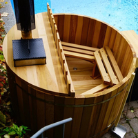 Swankia Baignoire Spa Carrée Extérieure en Cèdre Canadien au Design Moderne, Chauffée au Bois, Autoportante, Installation Facile, 60 Jets, Garantie 1 An