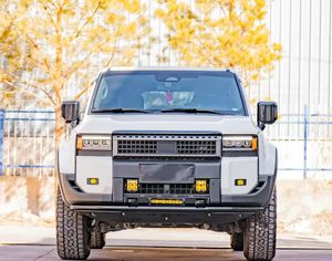 LC250 Pare-chocs tout-terrain Prado avec crochet de remorquage avant élégant, pièce automobile protectrice <span class=keywords><strong>et</strong></span> pratique, procurant une forte passion d'alimentation. - Product Image 5