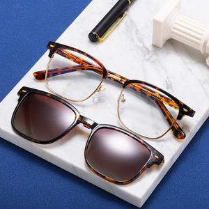 Gafas <span class=keywords><strong>de</strong></span> <span class=keywords><strong>Sol</strong></span> <span class=keywords><strong>de</strong></span> Moda con Clip Magnético, Montura para Hombre y Mujer, <span class=keywords><strong>Lentes</strong></span> Polarizadas, <span class=keywords><strong>Se</strong></span> Pueden Personalizar con Graduación, Protección UV400 - Product Image 1